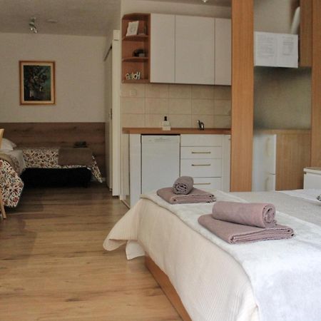 Studio Laura-Spacious Studio On The Main Beach Makarska Bagian luar foto