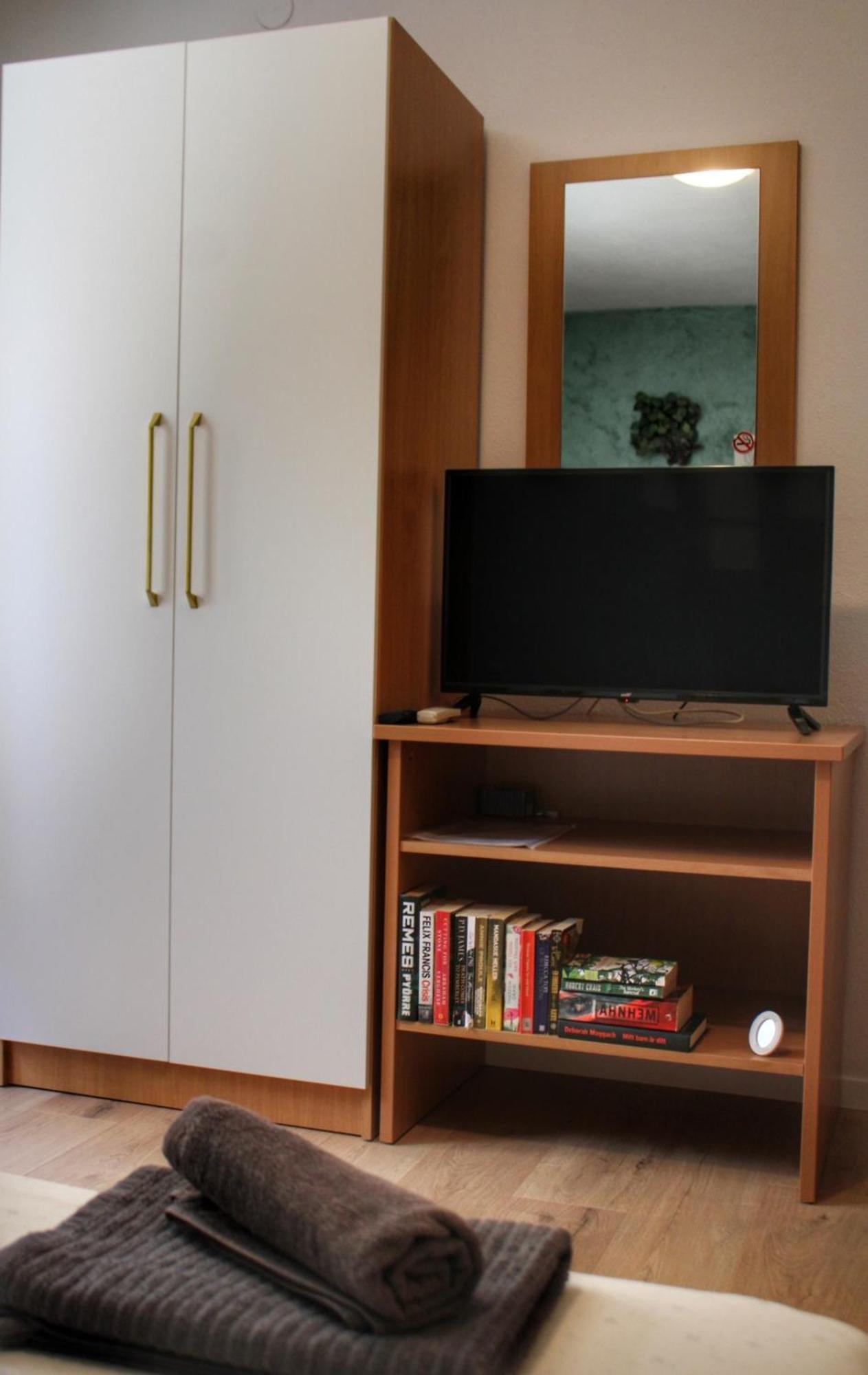 Studio Laura-Spacious Studio On The Main Beach Makarska Bagian luar foto
