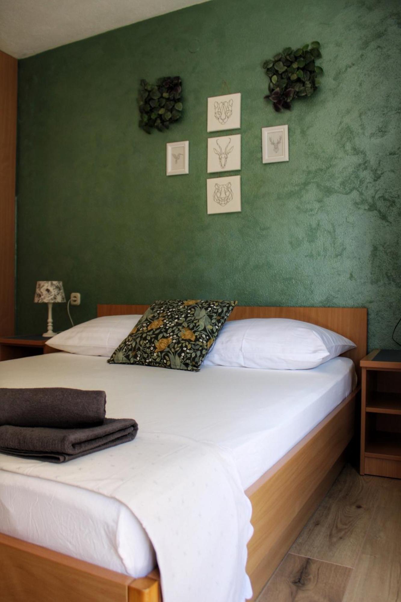 Studio Laura-Spacious Studio On The Main Beach Makarska Bagian luar foto