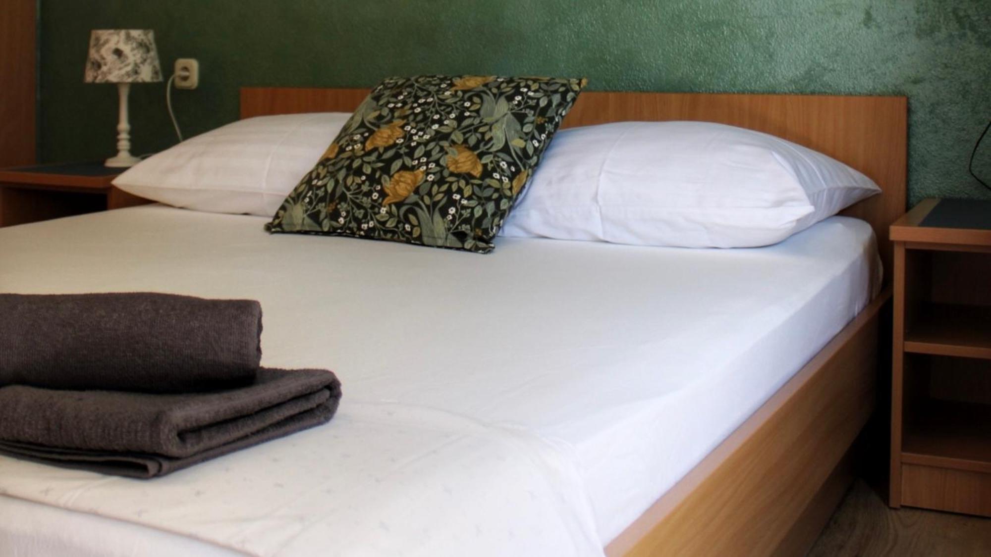 Studio Laura-Spacious Studio On The Main Beach Makarska Bagian luar foto