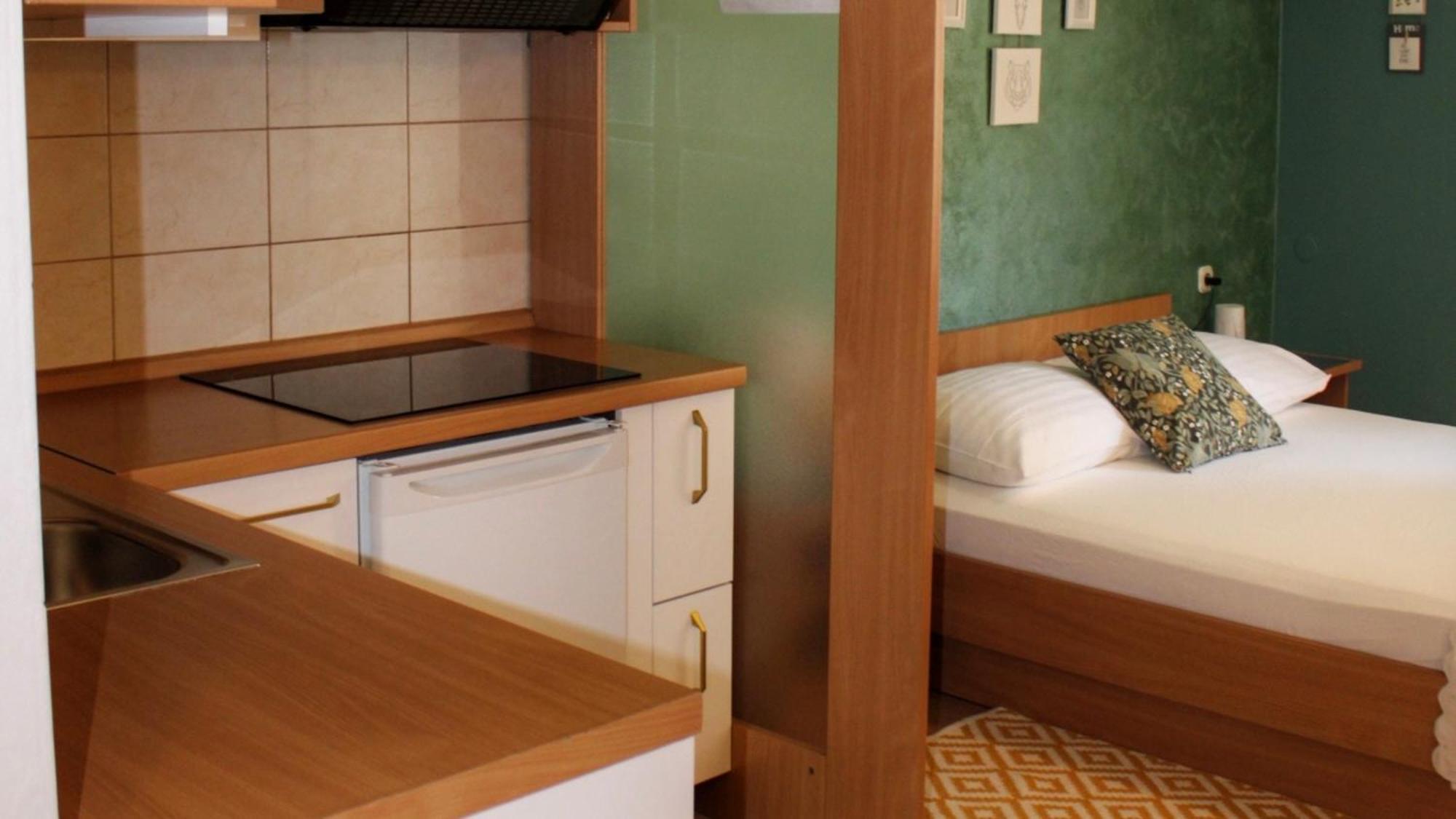 Studio Laura-Spacious Studio On The Main Beach Makarska Bagian luar foto