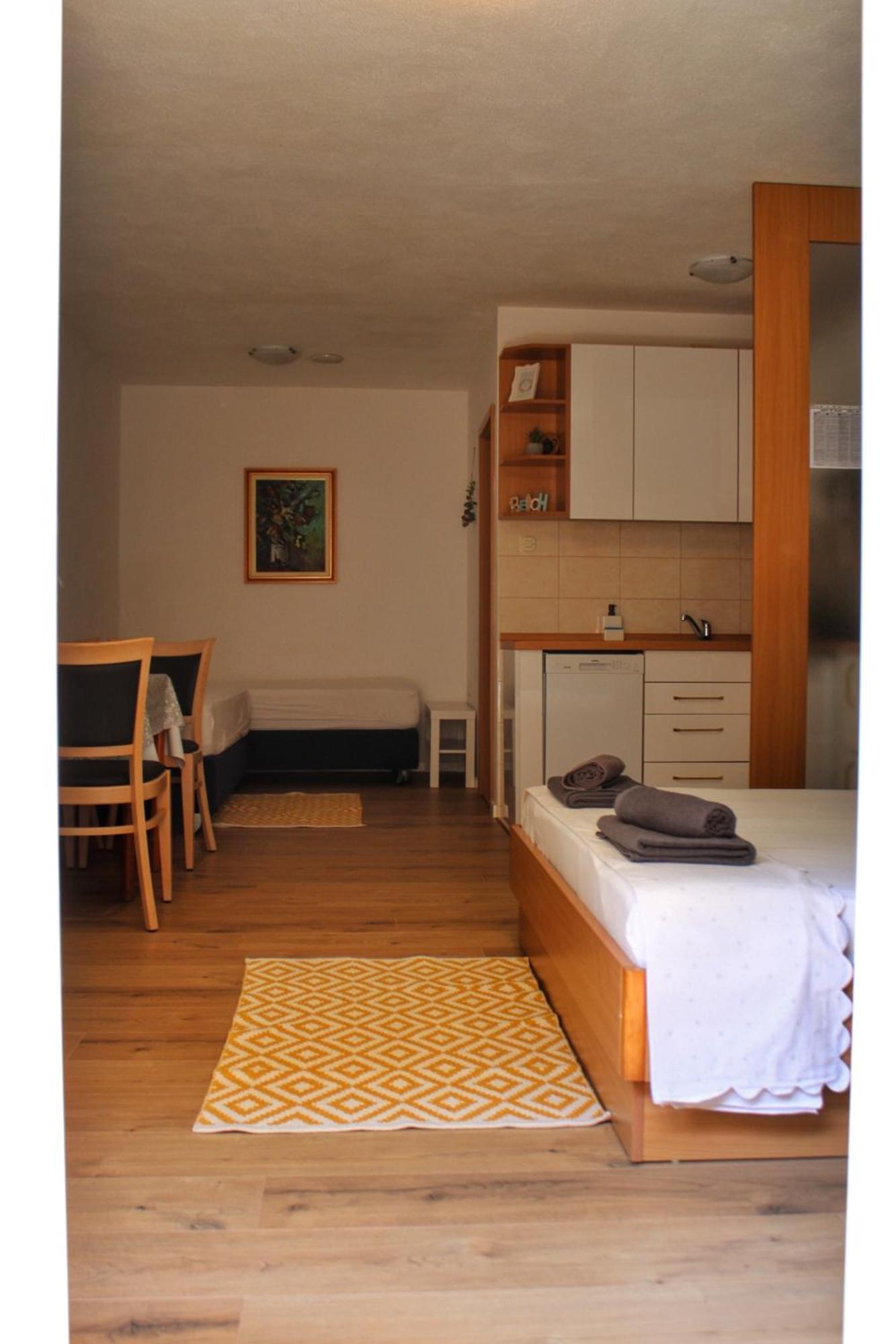 Studio Laura-Spacious Studio On The Main Beach Makarska Bagian luar foto