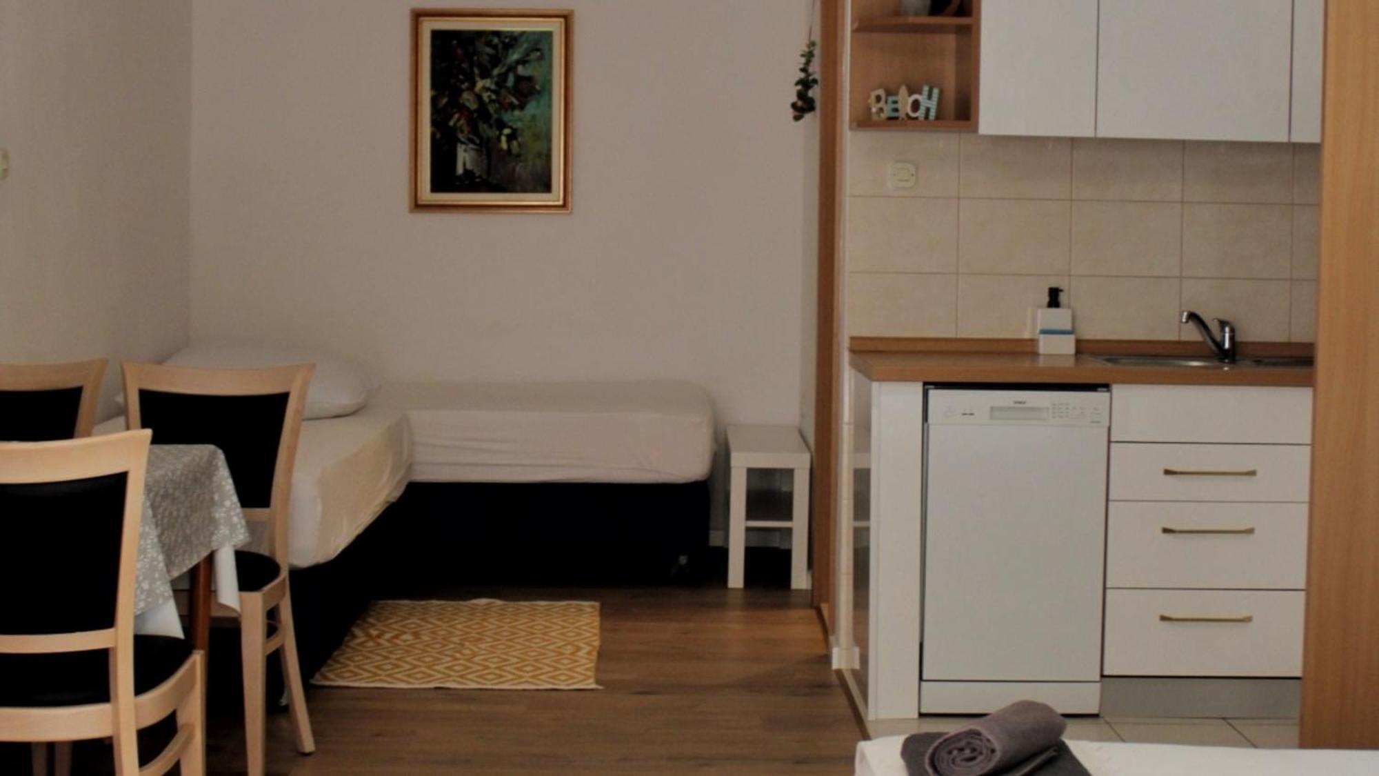 Studio Laura-Spacious Studio On The Main Beach Makarska Bagian luar foto