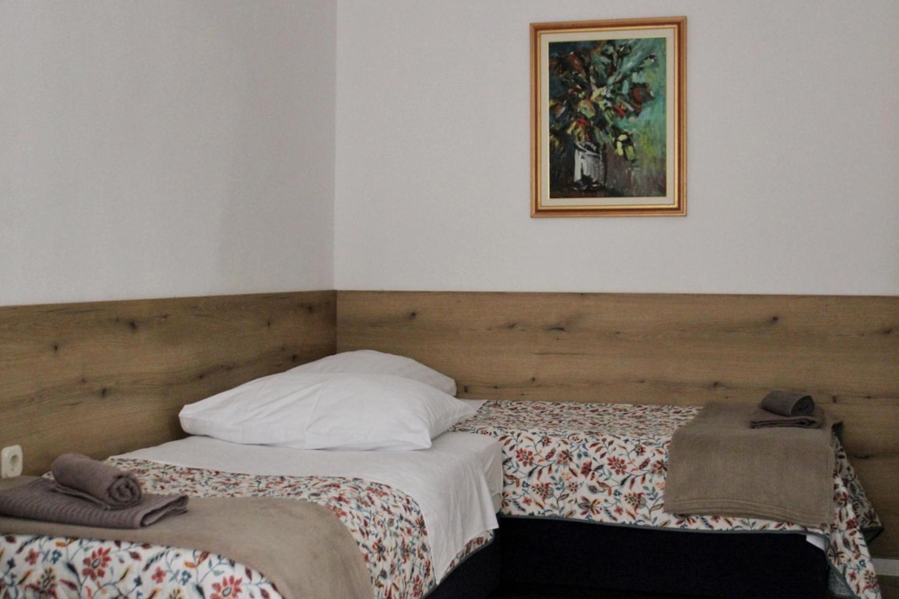 Studio Laura-Spacious Studio On The Main Beach Makarska Bagian luar foto
